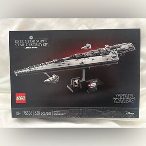 LEGO Star Wars Executor Display Set